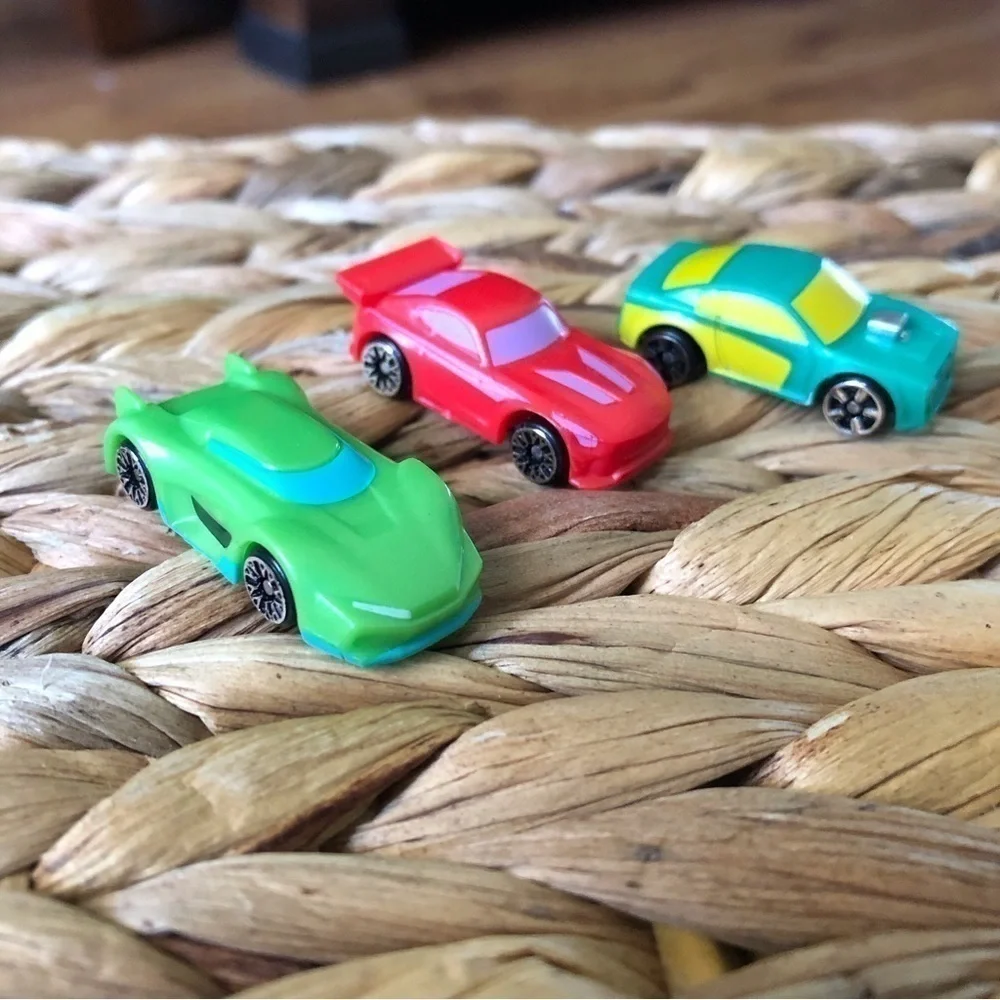 Lot of 3 mini red and green race cars